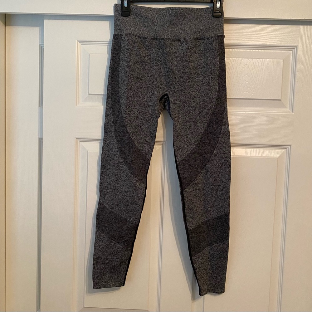 VS Pink brand leggings
